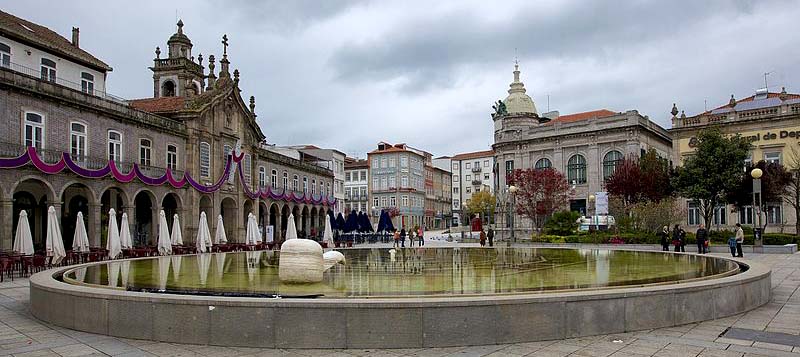 Fountain on Republica Square - Braga, Portugal